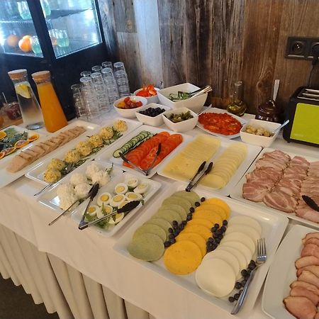 Lesne Niebo Hotel Lubniewice Eksteriør billede